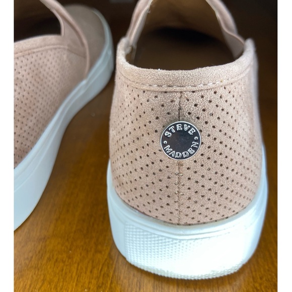 Steve Madden Zarayy Blush Slip-ons - Picture 3 of 8